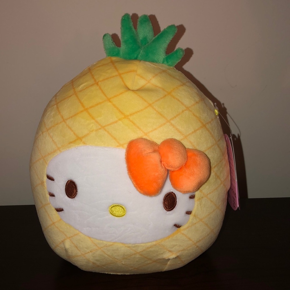 Squishmallow hello kitty
